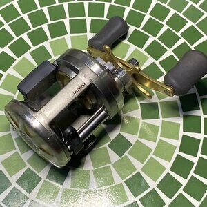 Shimano Cardiff 301A Baitcasting Reel 5 Bearings Vintage Works Perfectly